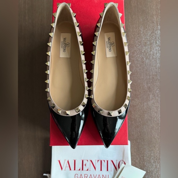 Valentino Garavani Patent Rockstud Ballet Flat
